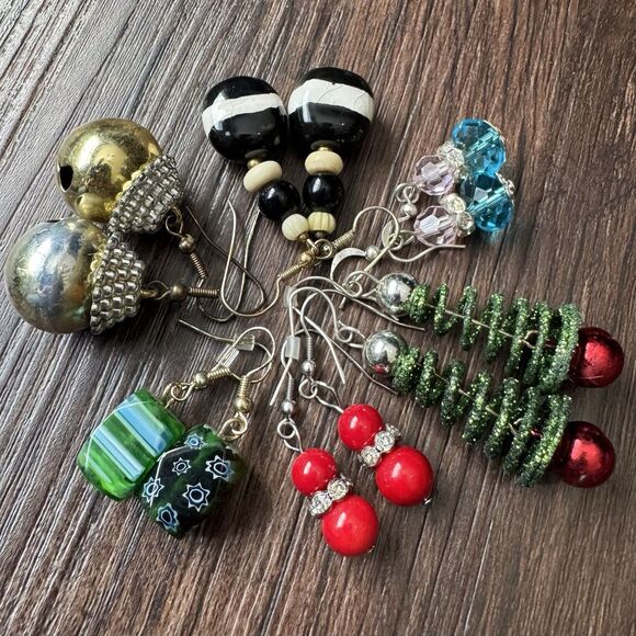 Christmas Costume Jewelry Lot of 18 Vintage to Modern Brooches Earrings Holidays - Picture 16 of 16